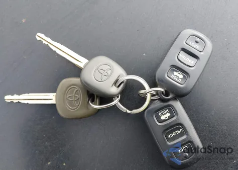 2005 Toyota Camry Xle from USA, damaged, VIN JTDBE30K553025138